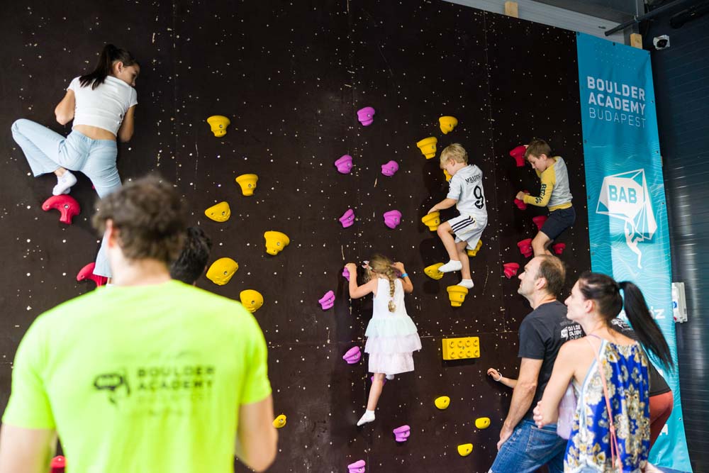 030-WEB_250913_NM2_2431