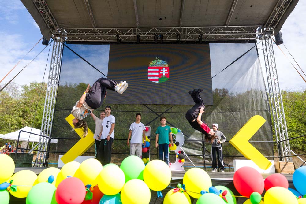 168-WEB_250913_NM2_2716