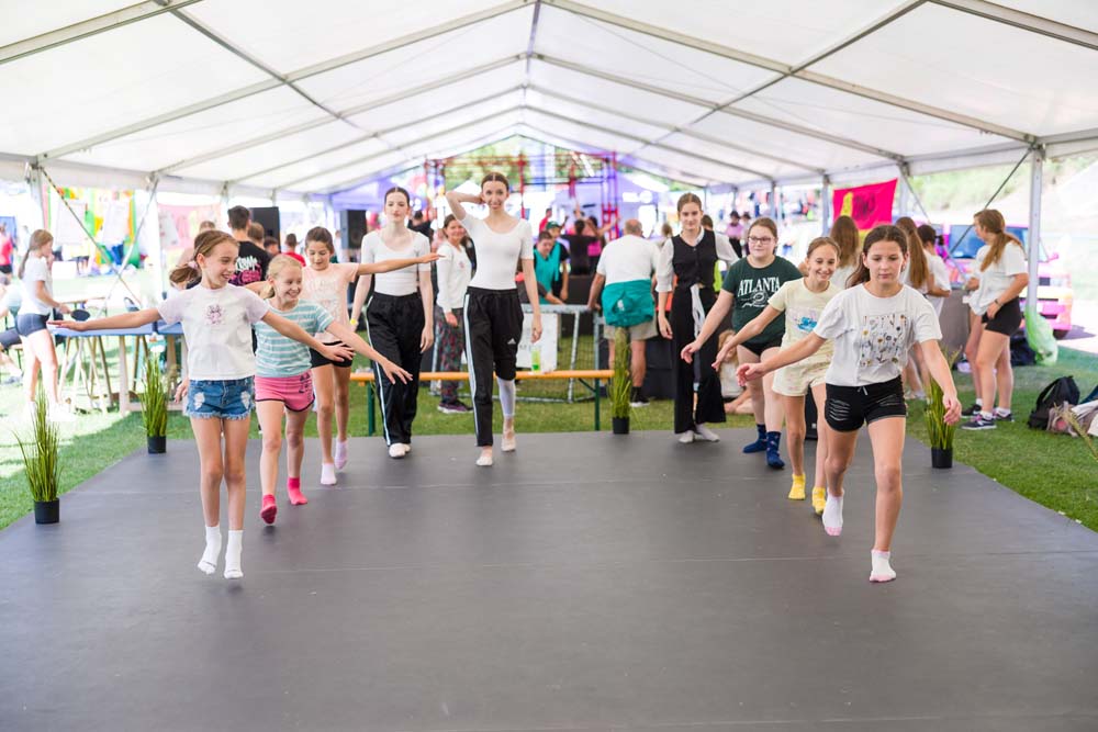 352-WEB_250912_NM2_2303